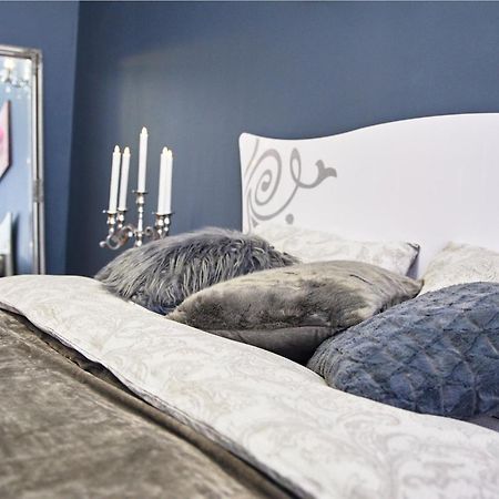 Designer apartment in the center Lviv Buitenkant foto