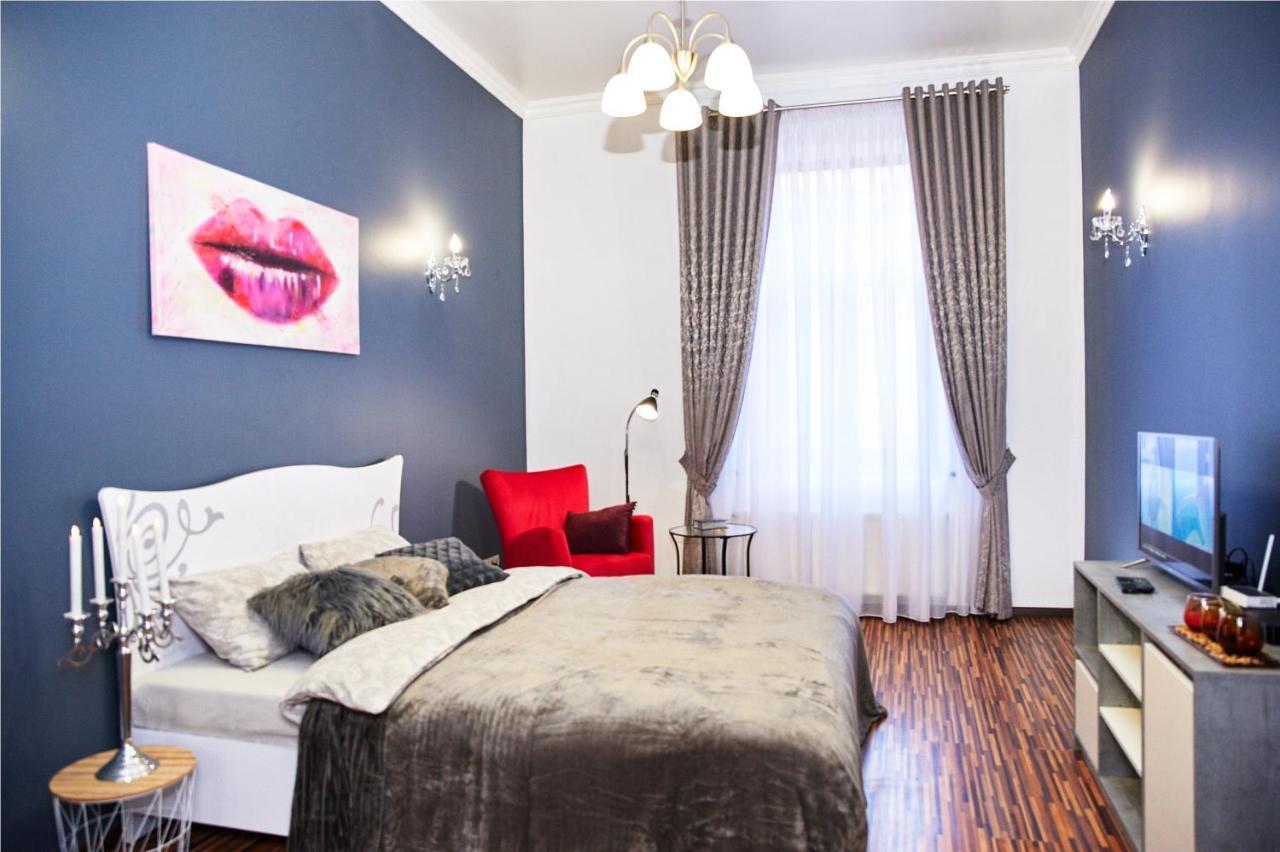 Designer apartment in the center Lviv Buitenkant foto