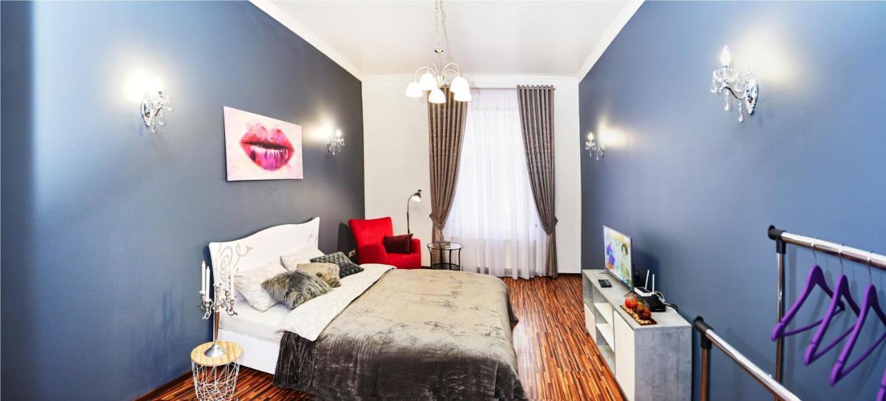 Designer apartment in the center Lviv Buitenkant foto